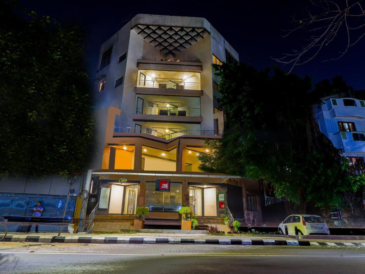 Hotel Treebo Trend Time Square Marine Drive à Kochi Extérieur photo