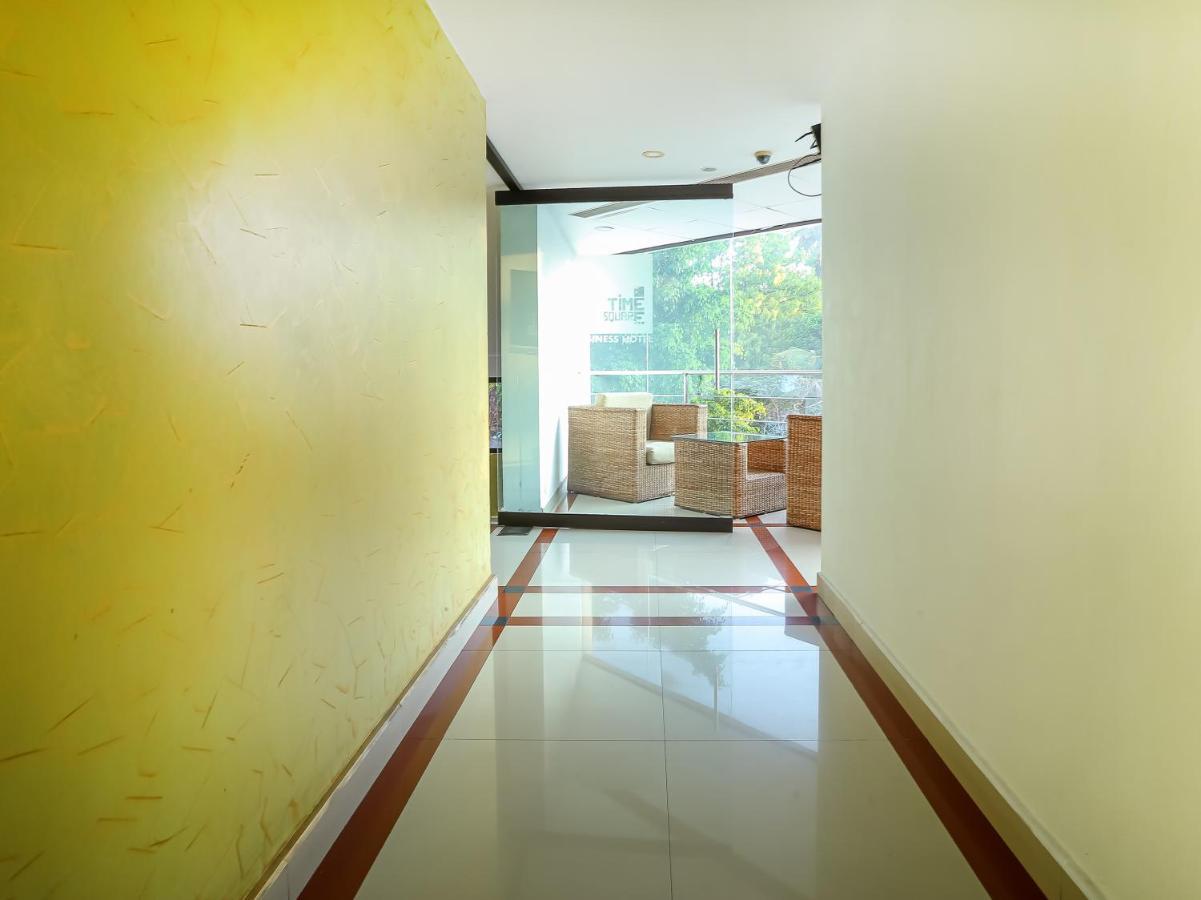 Hotel Treebo Trend Time Square Marine Drive à Kochi Extérieur photo