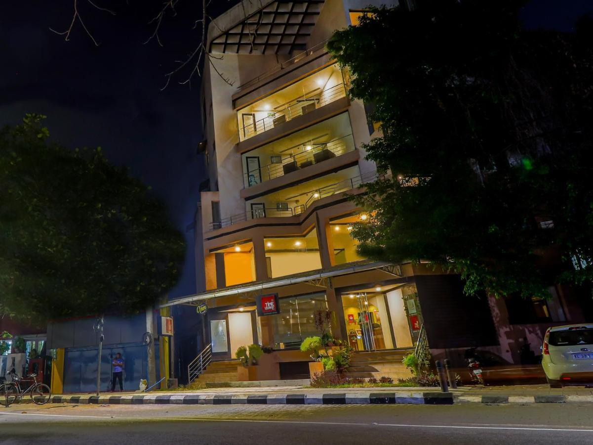 Hotel Treebo Trend Time Square Marine Drive à Kochi Extérieur photo