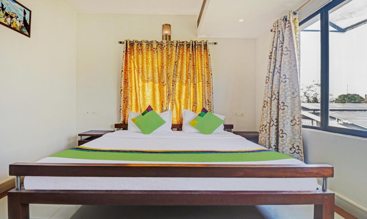 Hotel Treebo Trend Time Square Marine Drive à Kochi Extérieur photo