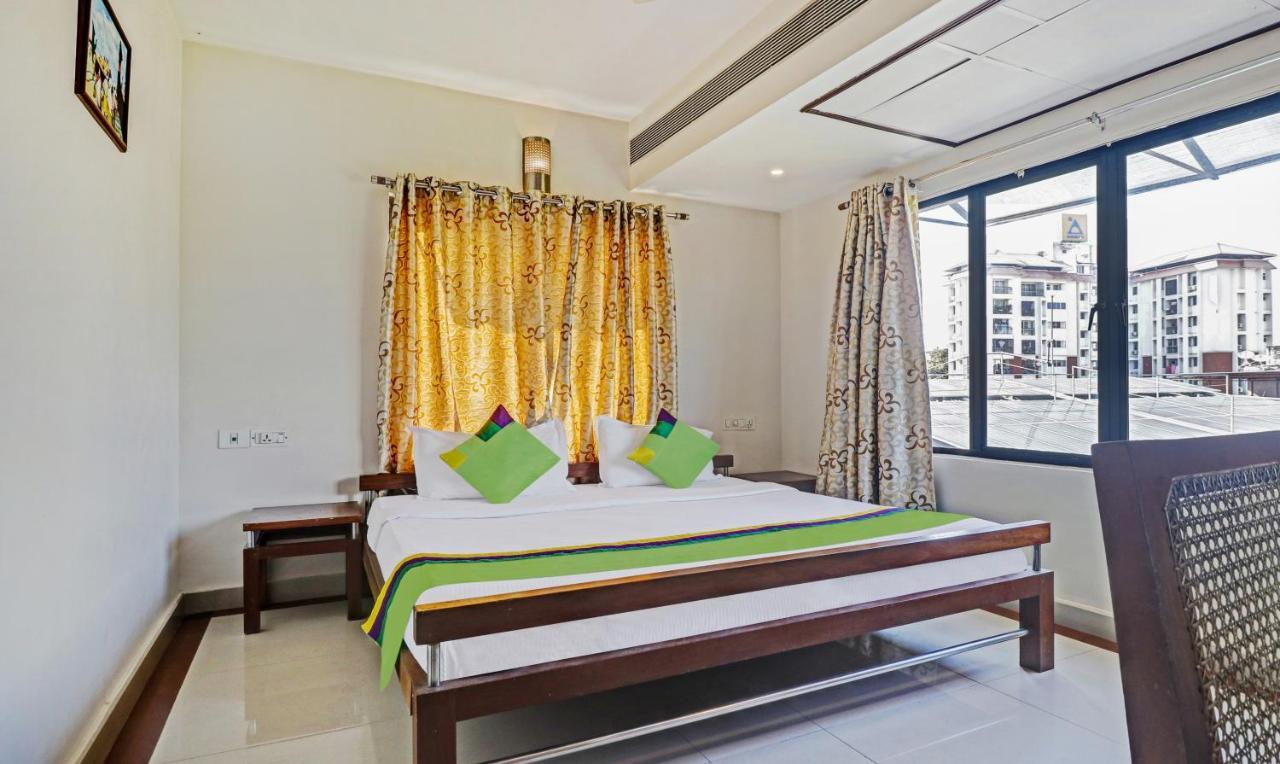 Hotel Treebo Trend Time Square Marine Drive à Kochi Extérieur photo