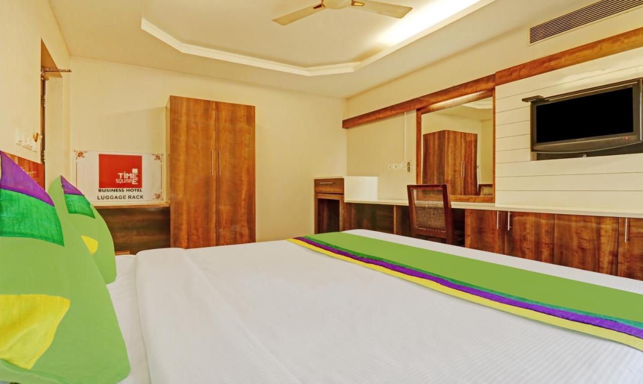 Hotel Treebo Trend Time Square Marine Drive à Kochi Extérieur photo