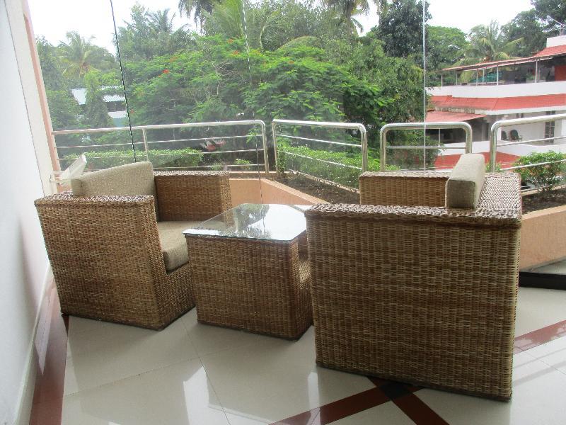 Hotel Treebo Trend Time Square Marine Drive à Kochi Extérieur photo