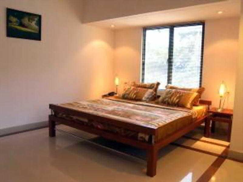 Hotel Treebo Trend Time Square Marine Drive à Kochi Chambre photo
