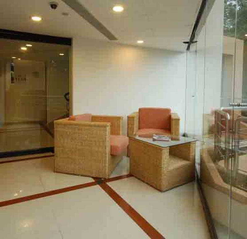 Hotel Treebo Trend Time Square Marine Drive à Kochi Extérieur photo