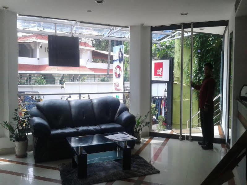 Hotel Treebo Trend Time Square Marine Drive à Kochi Extérieur photo